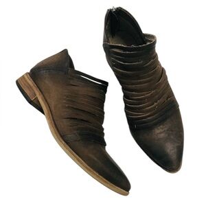 Free people Women’s Brown leather ankle booties 38 US 8